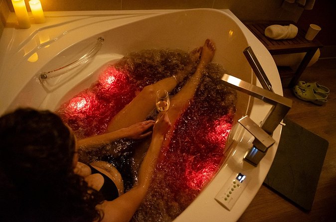Portland: Wine Tasting + Vinotherapy Tub Soak at The Wine Spa - The atmosphere and staff