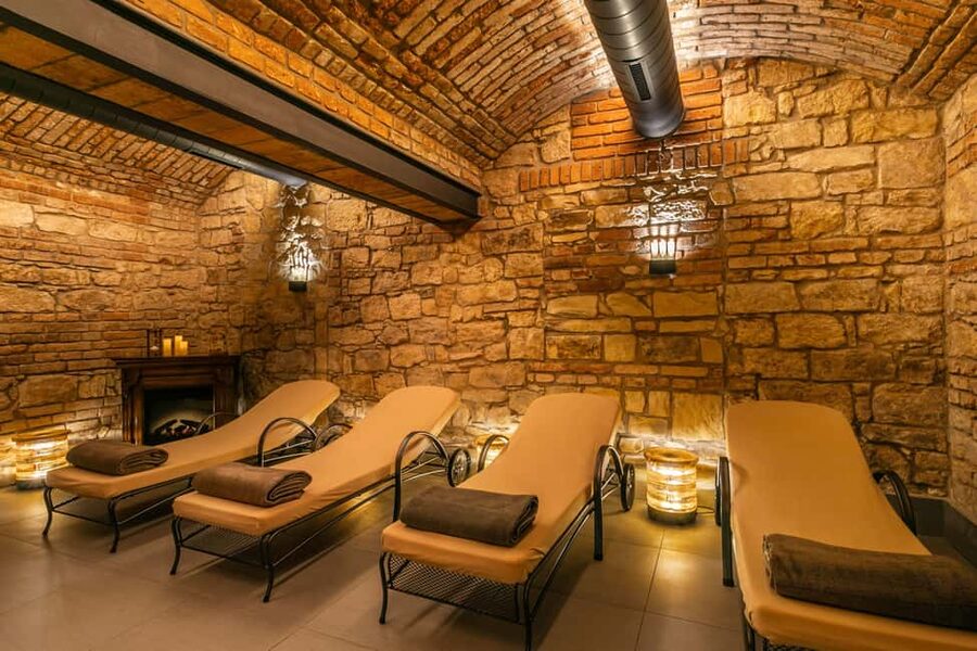 Prague: Lázně Pramen. Wine, Beer bath and Wellness SPA - Privacy, changing, and what to pack