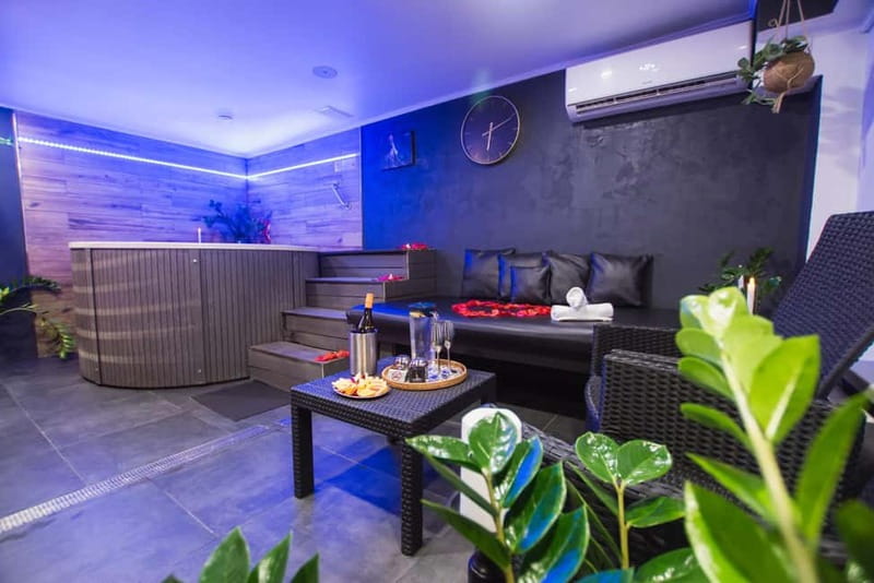 Prague: Modern Private Spa with Jacuzzi and/or Sauna - Key points to know before booking