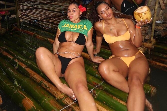 Private bamboo rafting and massage in Montego Bay - Rum punch, beef patty, and the Jamaican flavor of the stop
