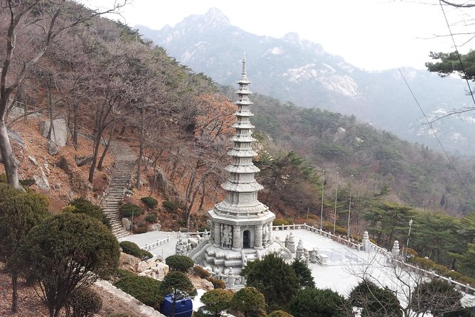 Private Hiking to Bukhansan & Korean Style Spa(Include Lunch) - The guides make or break the experience