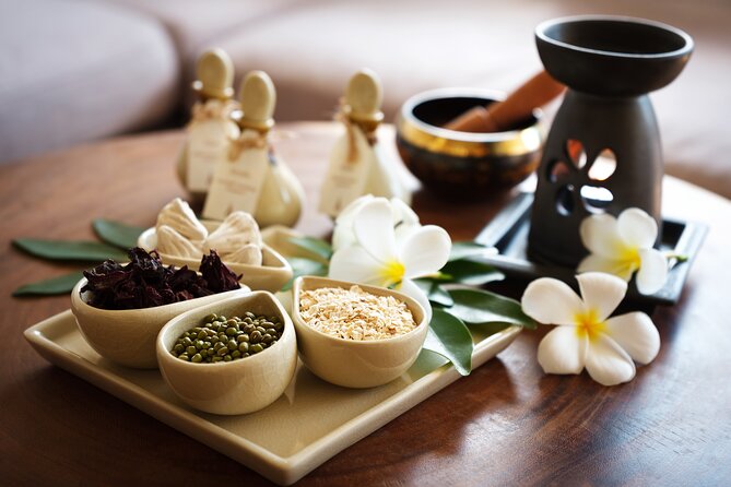 Private Royal Siam Thai Package with Thai Massage in Phuket - The 30-minute white mud wrap