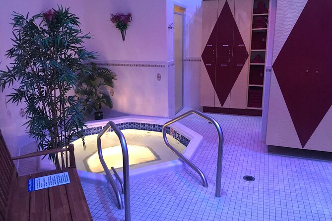 Private Spa Experience with Jacuzzi, Sauna and Hot Stone Massage - A Quiet Break From Las Vegas Noise