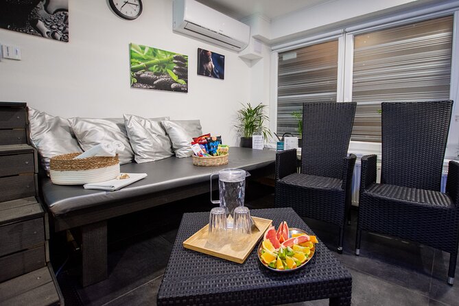 Private Spa with Jacuzzi and Sauna - BLACK ZONE - Prosecco, fruit, coffee, and water