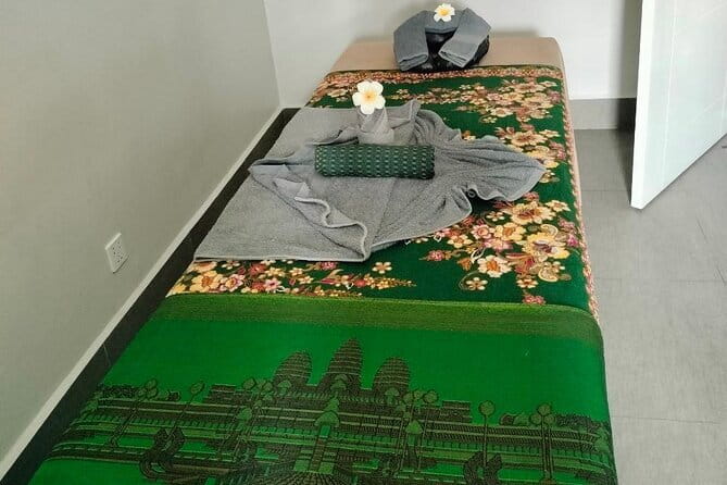 Rejuvenate the Body and Mind with Aromatherapy Oil Massage - The first few minutes set the tone