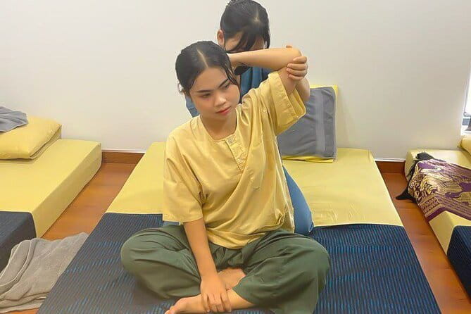 Rejuvenate the Body and Mind with Aromatherapy Oil Massage - Who should book this experience?