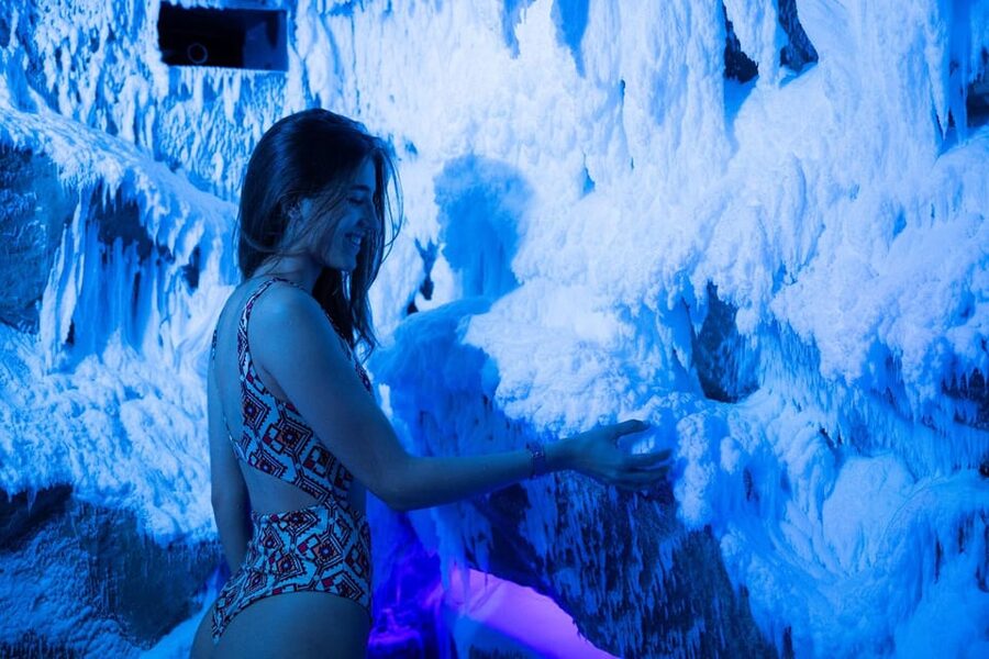 Rivera-Ticino: Splash e Spa Tamaro 4-Hour SPA Entry Ticket - Outdoor views and the indoor pool bar