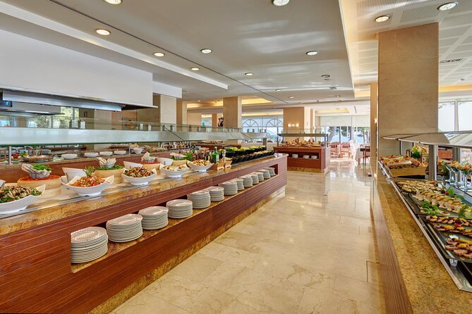 Romantic SPA day with couples massage and romantic dinner at Eurotel Punta Rotja - The 25-minute massage for two