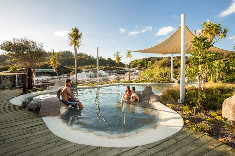 Rotorua: Hell's Gate Outdoor Mud Spa & Guided Walk - Why a guide can change the walk