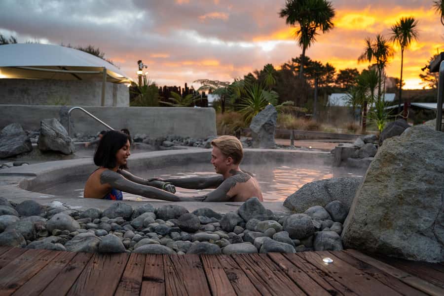 Rotorua: Hells Gate Outdoor Mud Bath & Spa Experience - The Sulphur Smell Is the Main Practical Nuisance