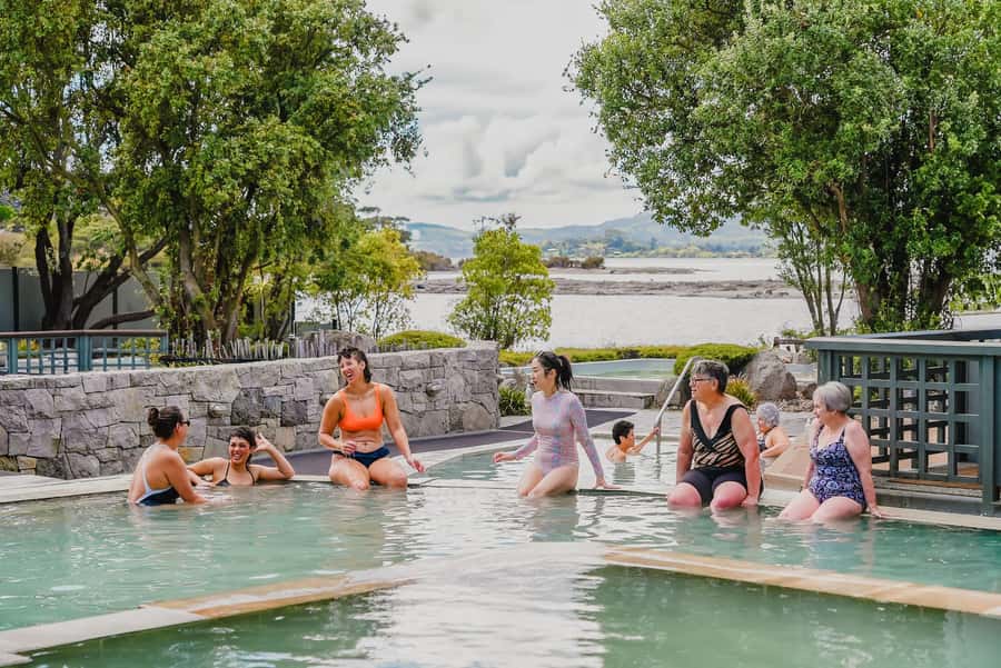 Rotorua: Polynesian Spa Pavilion Hot Pool Bathing (12+ yrs) - Changing rooms, lockers, and what to bring