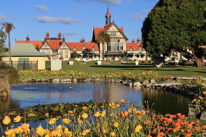 Rotorua: WaiOtapu & Redwood forest & Blues springs from Auckland - Walking beneath the Rotorua redwoods