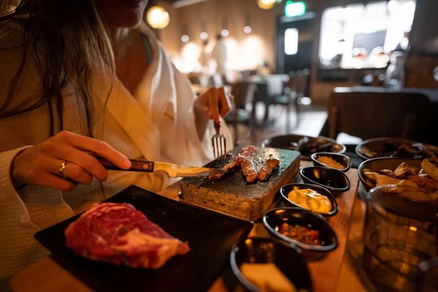 Rovaniemi: Forest Spa, Outdoor hot tubs and bathrobe dinner - A forest spa built around slowing down
