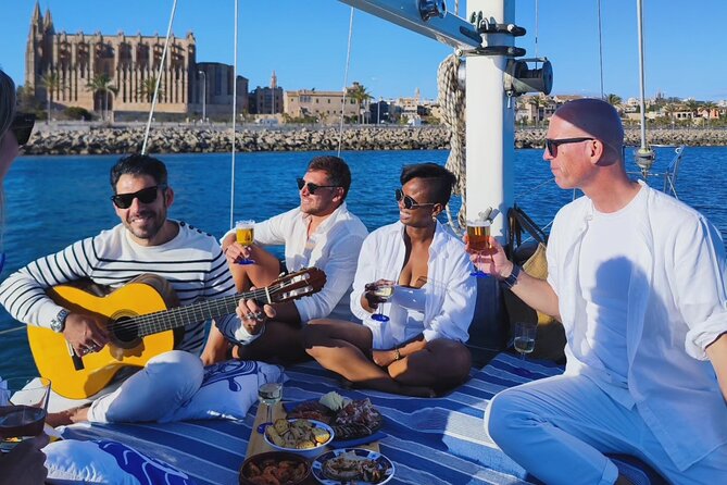 Sailing Flavors, Gastronomy and Relaxation at Sea - Who should book this sailing experience?