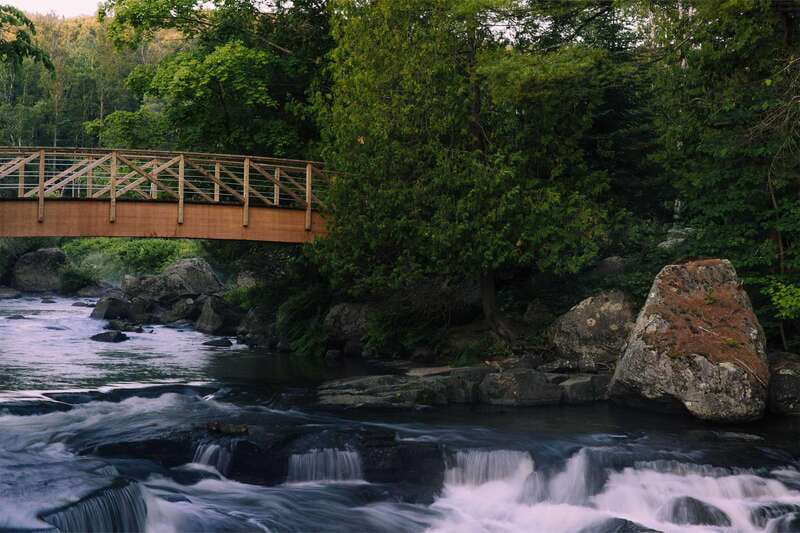Saint-Sauveur: relaxation session in a Nordic thermal spa - Moving from sauna heat to river air
