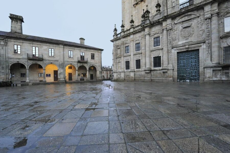 Santiago de Compostela: Massage Treatment - Finding the meeting point beside the cathedral