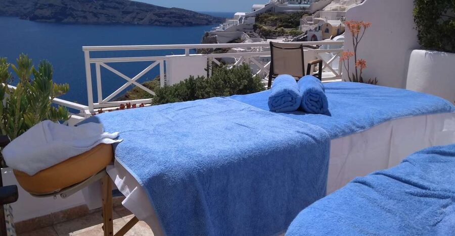 Santorini: Mobile Couples Massage at Your Private Villa - Booking details that can save you trouble