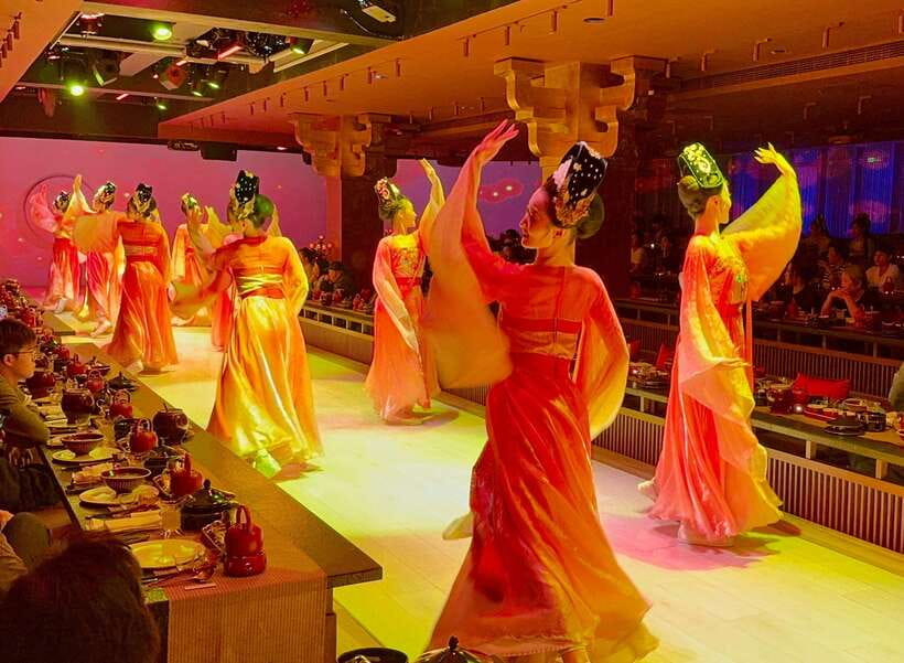 Shanghai Guided Royal Banquet Photo (Incl) with Massage Opt - What This Shanghai Experience Really Is