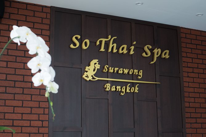 So Thai Nirvana Spa Package (5 hours) - The foot massage gives your tired legs a soft landing