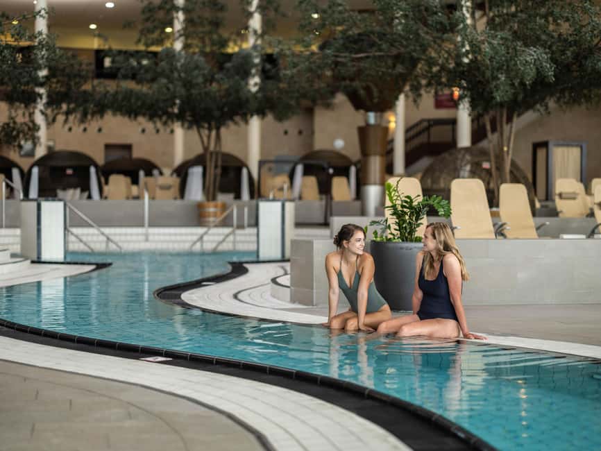 Spa-Breakfast at St. Martins Therme & Lodge Combo Ticket - The 2,000-square-meter thermal water world