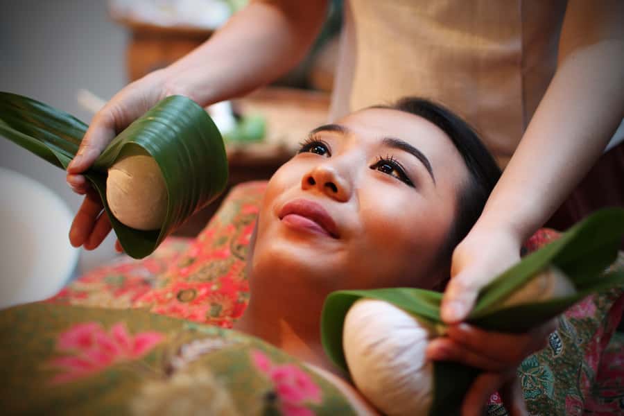 Thai Luxury Spa Packages - Entering Fah Lanna Spa near Chang Puak Gate