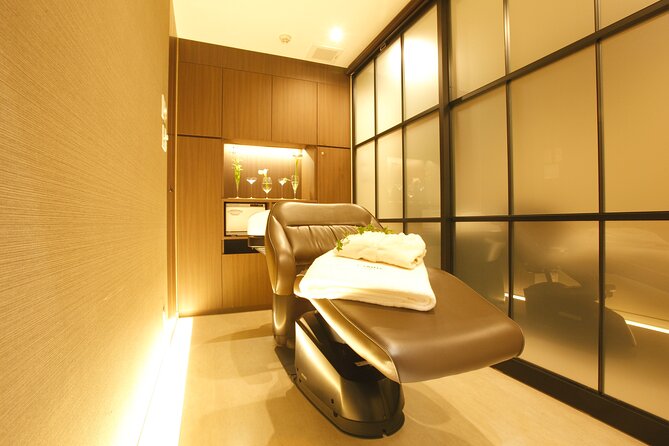Tokyo Ginza Head Spa Trial:Scalp Care 75 - Warming the scalp before water jet peeling