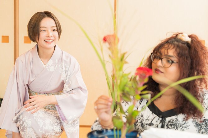 Tokyo Ikebana Wellness Art Experience near Shinjuku - The opening lesson: ikebana beyond putting flowers in a vase
