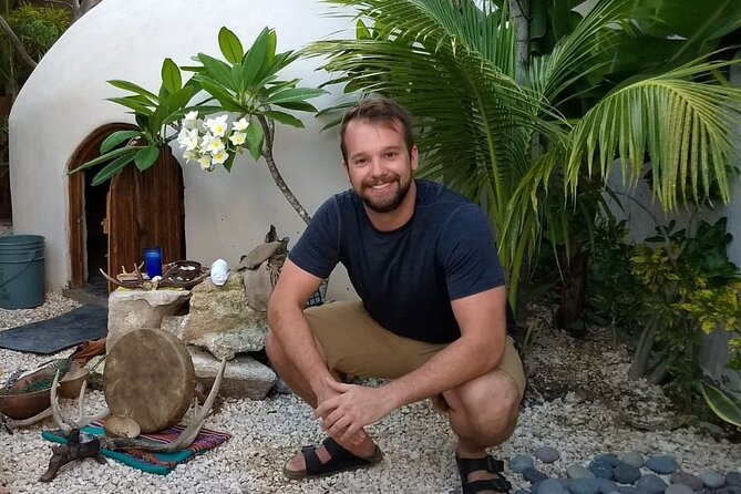 Traditional and ancestral Temazcal experience - Inside the Temazcal: sitting around the navel