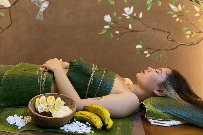 Traditional Relaxation Package 105 mins - Starting with the Hue herbal foot soak