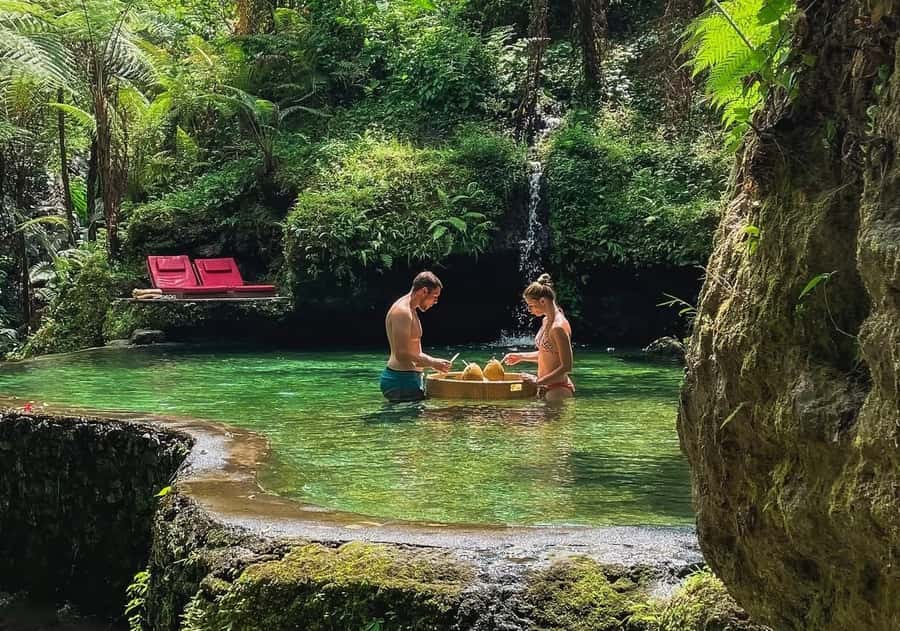 Ubud: Floating Breakfast, Jungle Swing & Spa Romantic Tour - The guides make a real difference