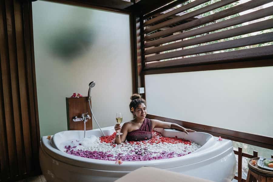 Ubud: Riverfront Massage & Flower Bath at Ayusha Wellness - A Balinese massage beside the river