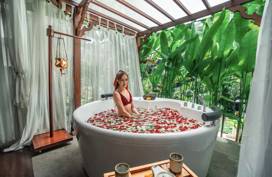 Ubud: Svaha Spa Kenderan Massages and Treatments - The foot bath sets the pace