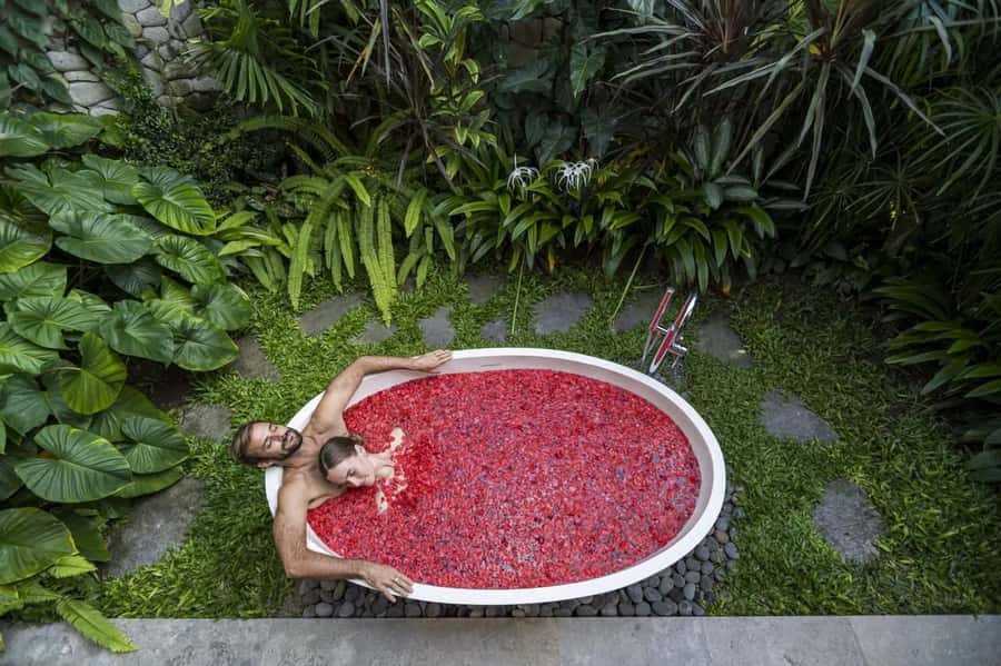 Ubud: Tejas Spa Unagi Massage & Flower Bath E-Voucher - What the massage and healing treatments involve