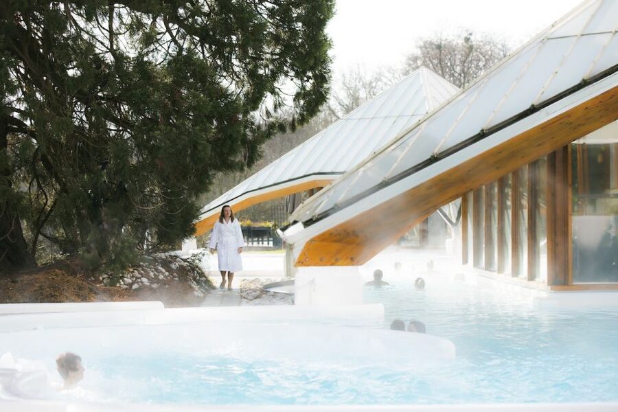 Valkenburg: Thermae 2000 Spa Entry Ticket - Lunch, dinner, and taking a proper break