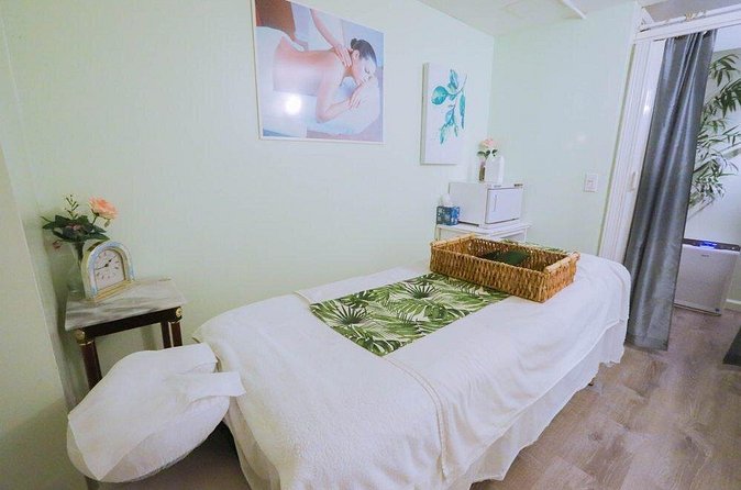 Waikiki Lomi Lomi Massage - Service, Atmosphere, and Practical Comfort